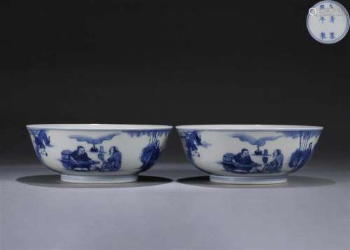 A pair of blue and white figure porcelain bowls