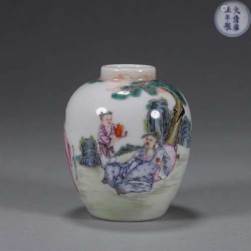 A famille rose figure porcelain jar