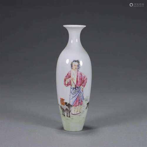 A famille rose figure porcelain vase