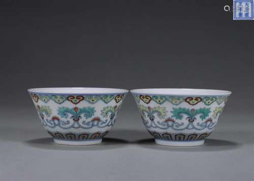 A pair of doucai interlocking flower porcelain bowls