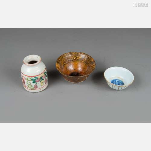 Lot of 3 Asian ceramics