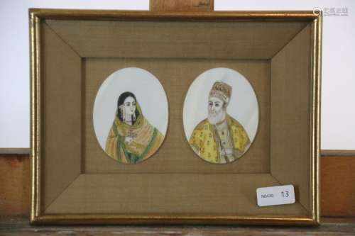INDE, XIXe siècle. Deux portraits miniature ovales d'un coup...
