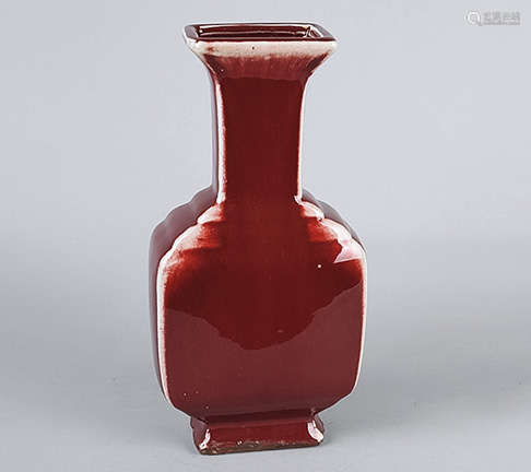 紅釉方瓶
