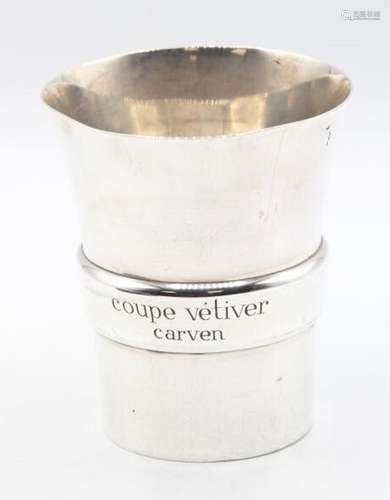 Coupe en argent de forme évasée.Chiffrée "Coupe Vetiver...