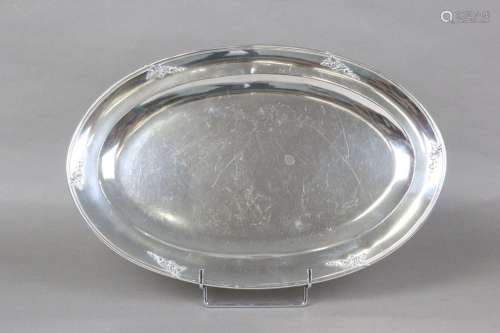 Grand plat ovale en argent d'inspiration Art Nouveau avec se...