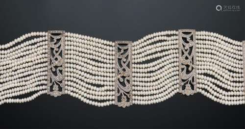 Bracelet « Manchette » composé de rangs de perles de culture...