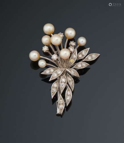 Broche « Bouquet » en or gris, ornée de perles de culture et...
