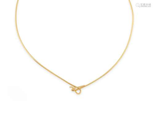 Collier « Tork » en or jaune. Longueur : 35,5 cm. P. 6,8g.