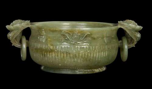 A CHINESE TWIN HANDLED SPINACH JADE CUP, 18TH/19TH CENTURY, ...