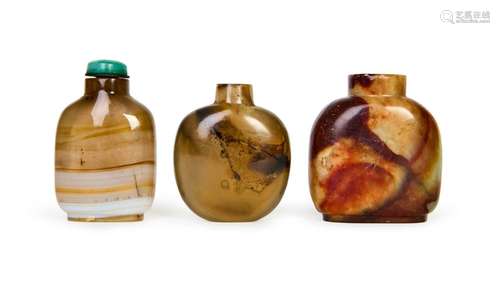 THREE CHINESE JADE & AGATE SNUFF BOTTLES, QING DYNASTY (...