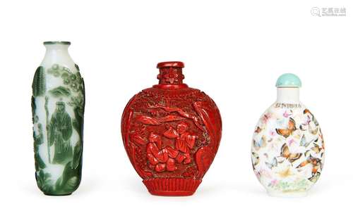 THREE CHINESE SNUFF BOTTLES, QING DYNASTY (1644-1911)