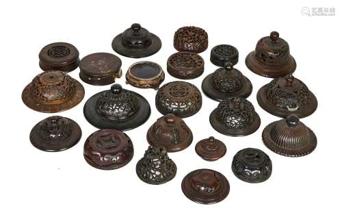 TWENTY TWO CHINESE CARVED WOODEN LIDS, QING DYNASTY (1644-19...