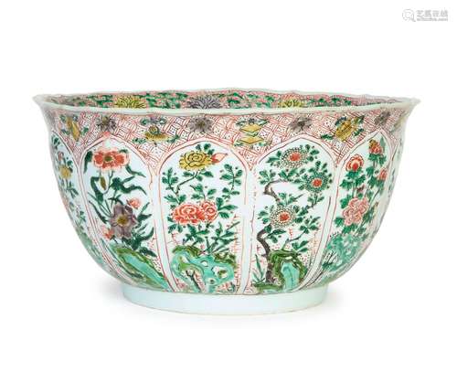 A LARGE CHINESE FAMILLE VERTE PANELLED BOWL, KANGXI PERIOD (...