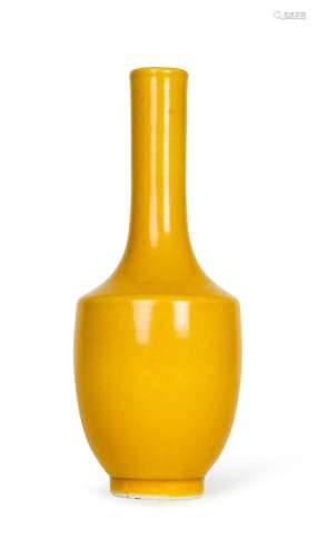 A CHINESE YELLOW MONOCHROME BOTTLE, YONGZHENG SIX CHARACTER ...