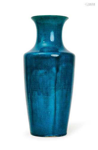 A CHINESE TURQUOISE GLAZED VASE, KANGXI PERIOD (1662-1722)