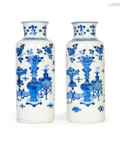 A PAIR OF CHINESE BLUE & WHITE VASES, QING DYNASTY (1644...