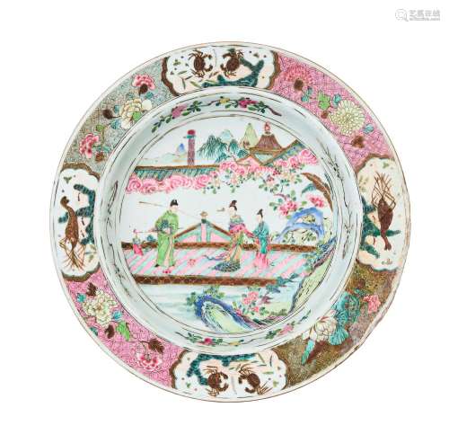 A LARGE CHINESE FAMILLE ROSE BASIN/PLATE, QIANLONG PERIOD (1...