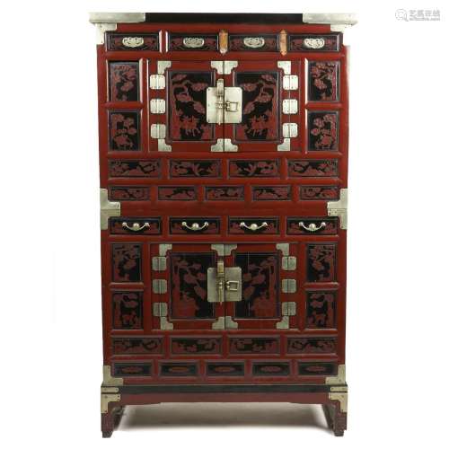 19th c. Korean Lacquered Wooden Bandaji Dresser