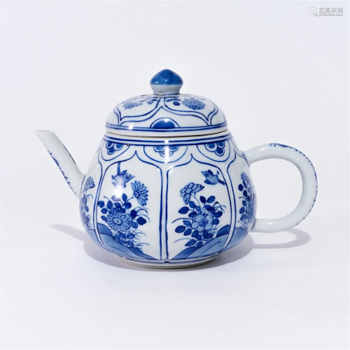 A underglaze blue pot in the Qing Dynasty