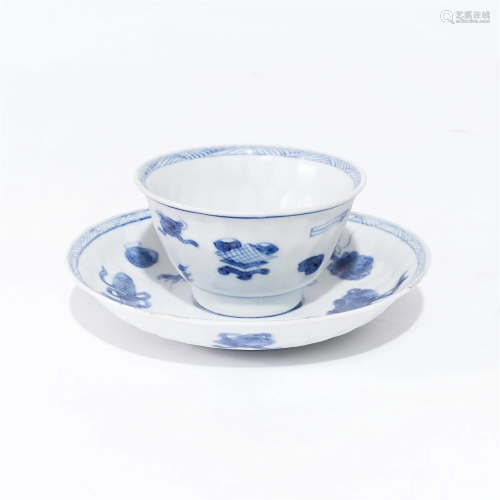 A set of underglaze blue cup and plate in the Qing Dynasty