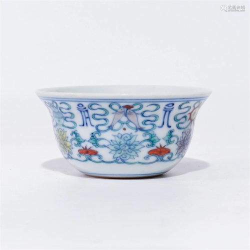 A contrasting color cup in the Qing Dynasty