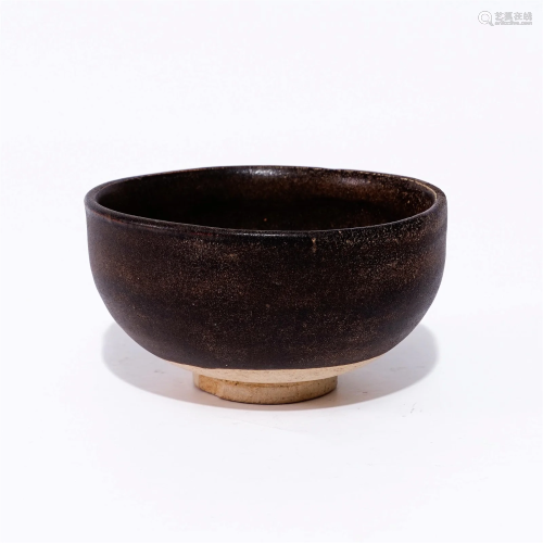 A  Cizhou ware black glaze cup in the Yuan Dynasty