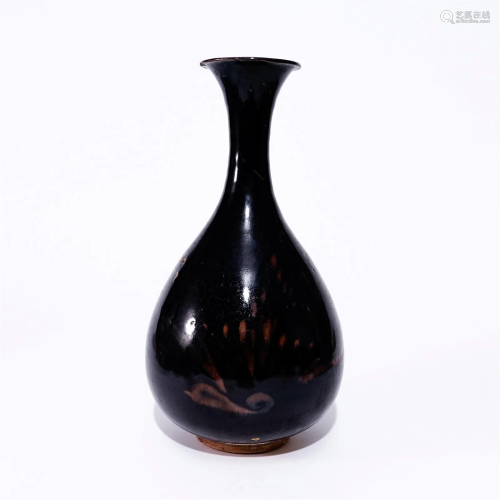A black glaze vase with patterns in the Yuan Dynasty