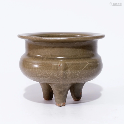 A  Longquan ware incense burner in the Song Dynasty