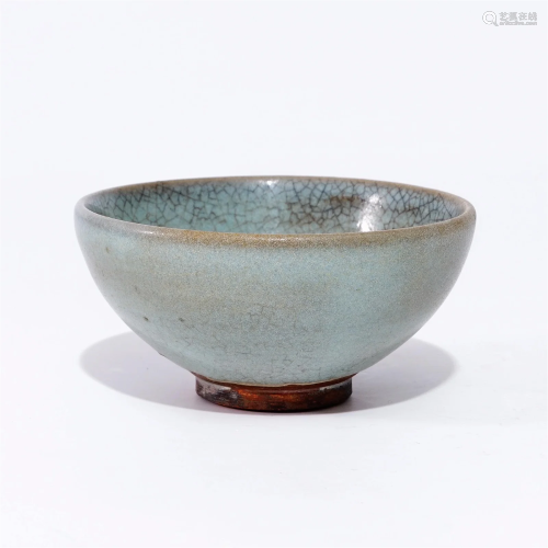 A  Jun ware cup in the Jin Dynasty