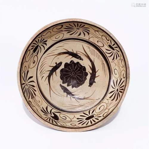 A  Jizhou ware large plate with fish pattern in the Song Dyn...