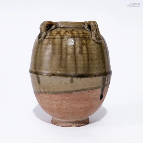 A celadon jar in the Jin Dynasty