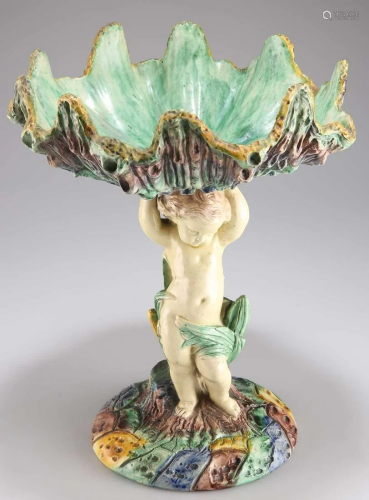 A 19TH CENTURY CONTINENTAL MAJOLICA COMPORT, CIRCA 1870S