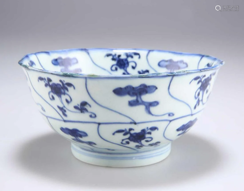 A CHINESE BLUE AND WHITE BOWL, PROBABLY 17TH CENTURY
