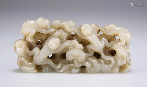 A CHINESE JADE CARVING OF MONKEYS