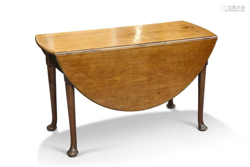 AN 18TH CENTURY MAHOGANY PAD-FOOT GATELEG TABLE