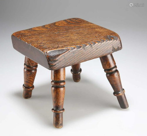 AN OAK AND ELM SMALL CANDLE STOOL, 18TH/19TH CENTURY