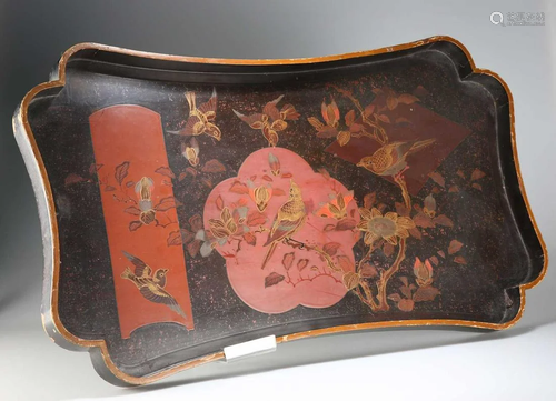 A CHINOISERIE LACQUER TRAY, LATE 19TH CENTURY