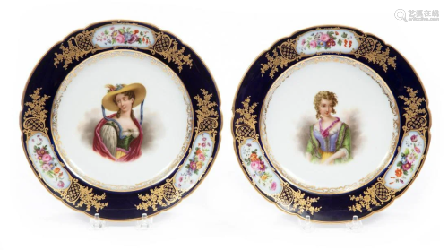 Pair of Paris Porcelain Cabinet Plates