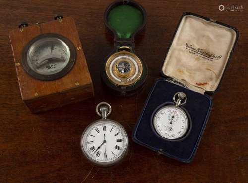 Leather-bound compensated pocket barometer unmarked, 5cm acr...