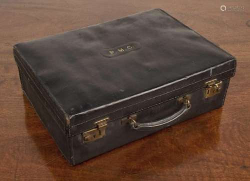 Leather vanity case 1920/30s with fitted interior and three ...