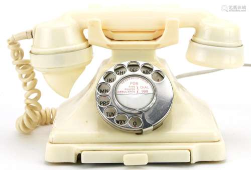 Vintage GPO cream Bakelite pyramid telephone