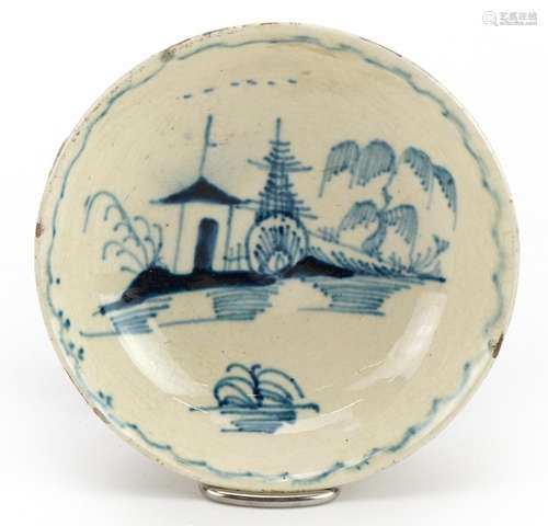 Early 19th century pearlware dish hand painted in the chinoi...