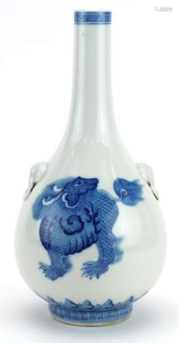 Chinese blue and white porcelain vase with animalia handles,...