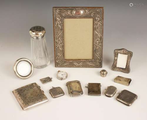 A George V silver vesta case, Joseph Gloster Ltd, Birmingham...