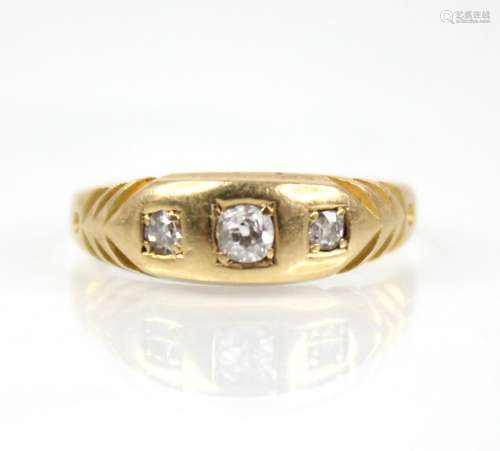 A Victorian diamond 18ct gold ring, the central old cut diam...