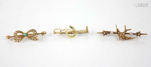 A Victorian pearl set swallow brooch, the central swallow wi...