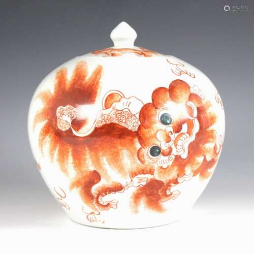 A Chinese porcelain rouge de fer jar and cover, 20th century...