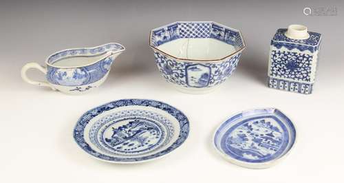 A selection of 18th century Chinese porcelain blue and white...