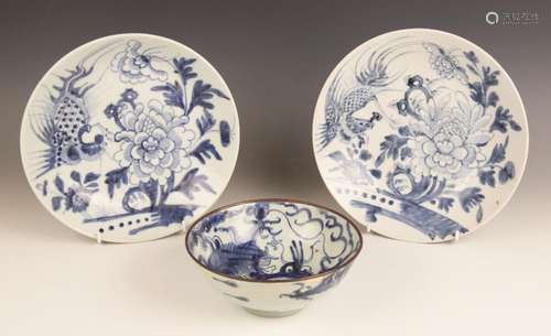 A near pair of Chinese porcelain blue and white Swatow plate...