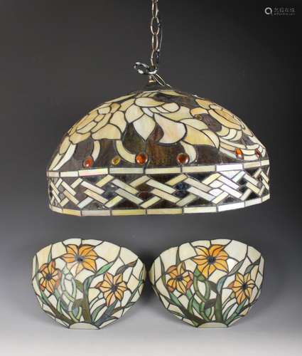 A Tiffany style pendant light fitting, late 20th century, of...